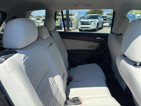 Used 2022 Volkswagen Tiguan S image 10