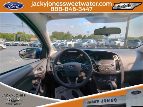 Certified 2018 Ford Focus SE w/ SE Appearance Package image 14