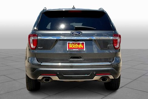 Used 2018 Ford Explorer XLT w/ Equipment Group 202A image 4