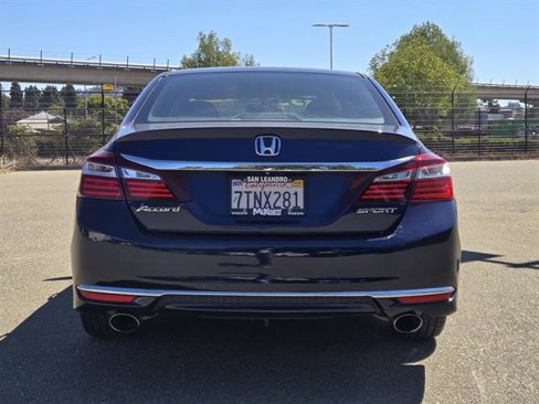 Used 2017 Honda Accord Sport image 5