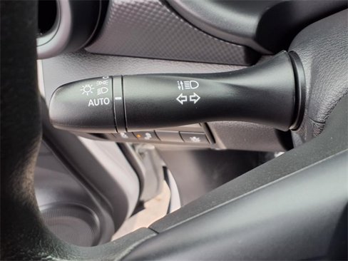 Used 2021 Nissan Kicks S image 9