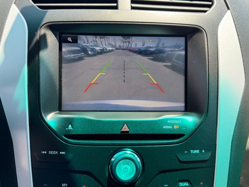Used 2014 Ford Explorer XLT w/ Equipment Group 201A image 23