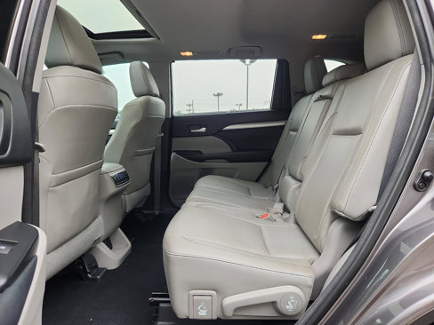 Used 2015 Toyota Highlander XLE image 20