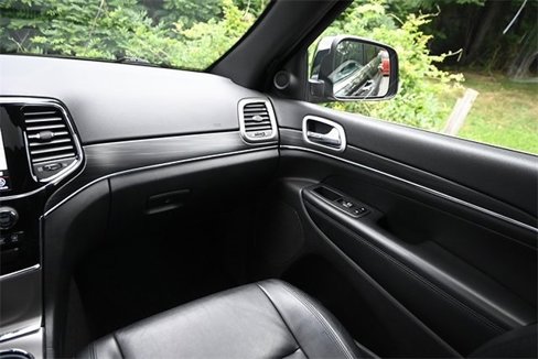 Used 2019 Jeep Grand Cherokee Limited image 33