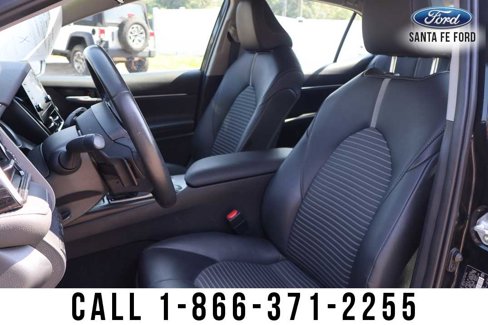 Used 2024 Toyota Camry SE image 17