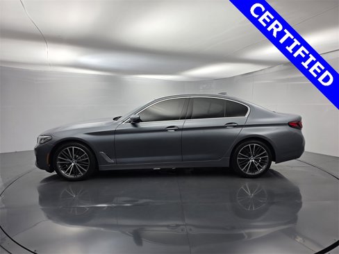 Certified 2022 BMW 530i w/ Premium Package image 3