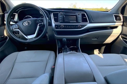 Used 2019 Toyota Highlander Plus image 16
