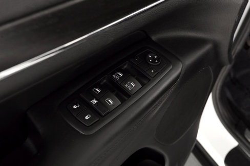 Used 2014 Jeep Grand Cherokee Limited w/ Trailer Tow Group IV image 16