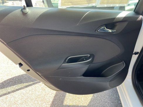 Used 2016 Chevrolet Cruze LT image 20
