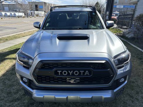 Used 2022 Toyota Tacoma TRD Off-Road image 11