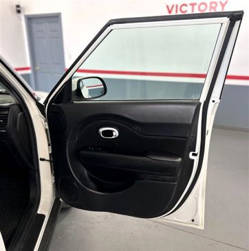 Used 2016 Kia Soul image 27