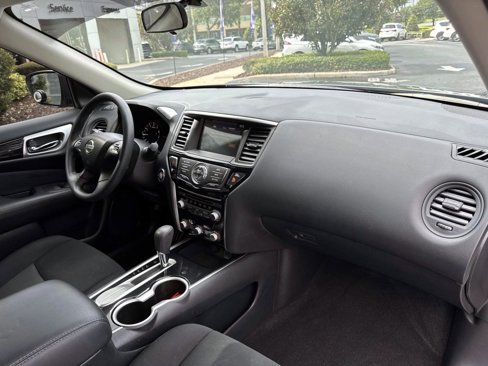 Used 2020 Nissan Pathfinder S image 15
