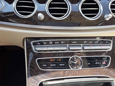 Certified 2020 Mercedes-Benz E 350 Sedan w/ Premium Package image 14