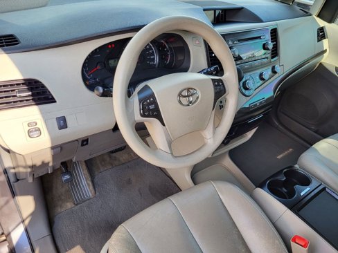 Used 2011 Toyota Sienna LE image 14