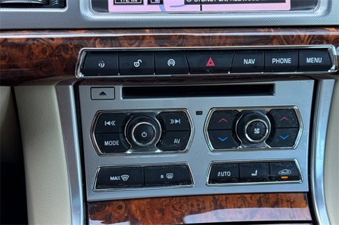 Used 2013 Jaguar XF 3.0 image 23