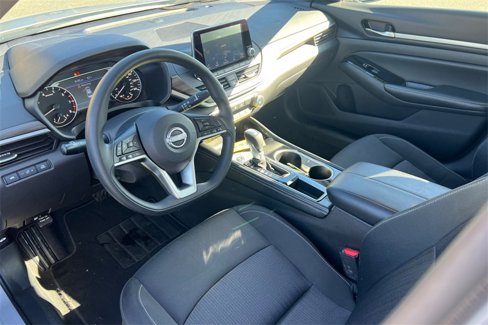 Used 2023 Nissan Altima 2.5 SV image 4