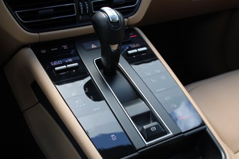 Certified 2024 Porsche Macan image 28