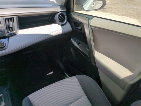 Used 2013 Toyota RAV4 XLE image 18