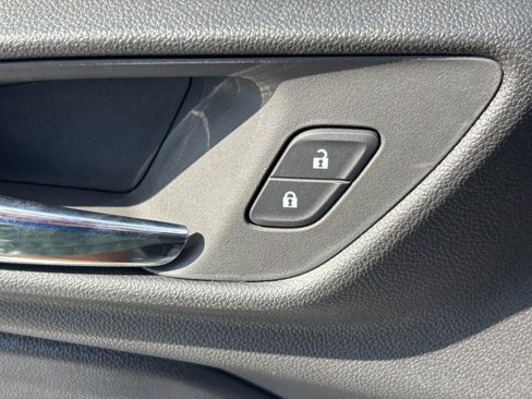 New 2025 Chevrolet Trax RS w/ Driver Confidence Package image 45