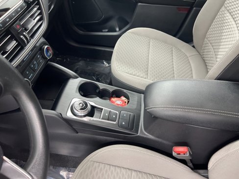 Used 2021 Ford Escape SE w/ SE Sport Appearance Package image 16
