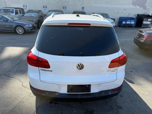Used 2014 Volkswagen Tiguan SE image 11