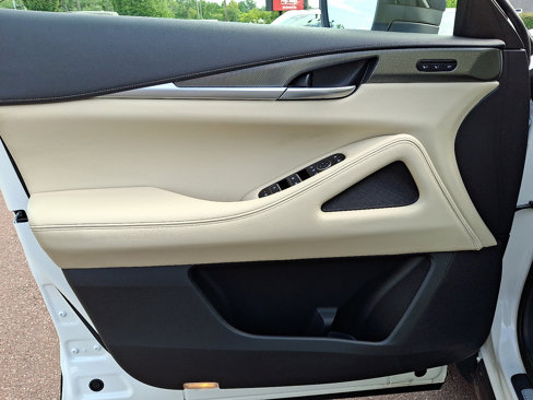 Certified 2022 INFINITI QX60 Luxe w/ Cargo Package image 13