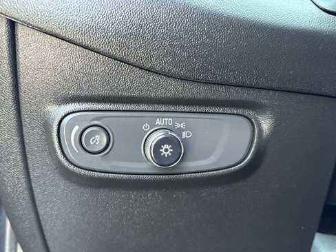 Used 2022 Chevrolet Equinox RS image 17