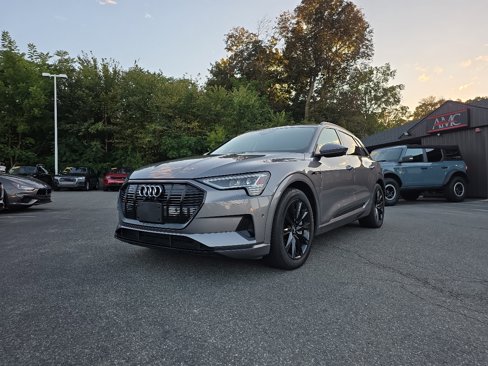 Used 2021 Audi e-tron Premium w/ Convenience Plus Package image 2