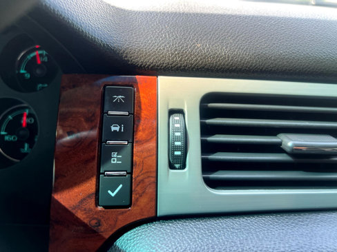 Used 2014 Chevrolet Tahoe LTZ image 18