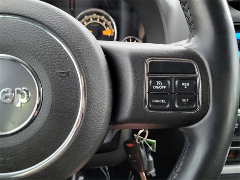 Used 2014 Jeep Compass Latitude image 17
