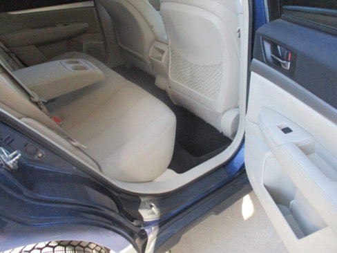 Used 2011 Subaru Outback 2.5i Premium w/ All-Weather Pkg image 20