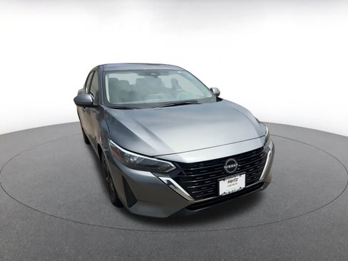 Used 2024 Nissan Sentra SV image 3
