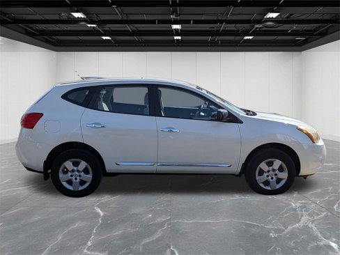 Used 2014 Nissan Rogue S image 6