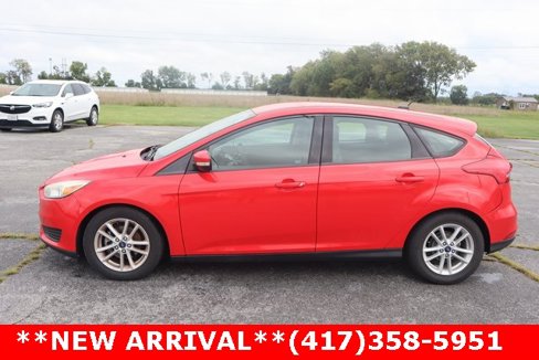 Used 2017 Ford Focus SE image 2