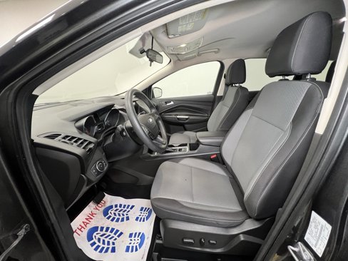Used 2017 Ford Escape SE w/ Equipment Group 201A image 4