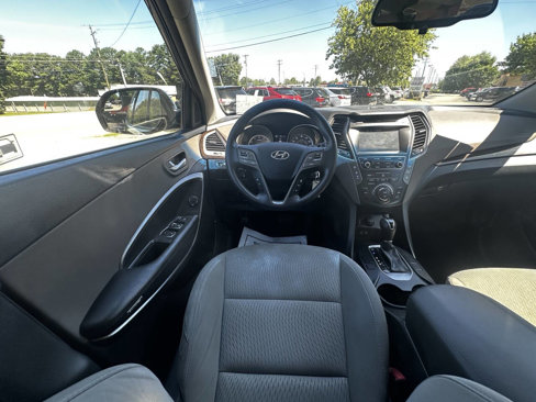Used 2017 Hyundai Santa Fe SE image 24