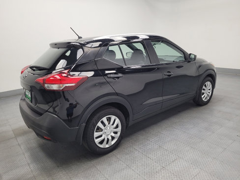 Used 2019 Nissan Kicks S image 10