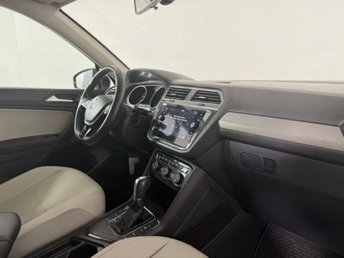 Used 2019 Volkswagen Tiguan SE w/ Panoramic Sunroof Package image 35