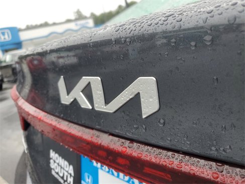 Used 2024 Kia Forte LXS image 7