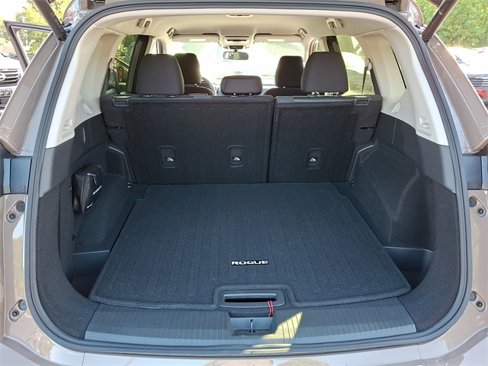 Used 2025 Nissan Rogue SV image 27