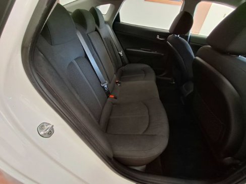 Used 2019 Kia Optima LX image 15