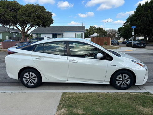 Used 2018 Toyota Prius Two image 4