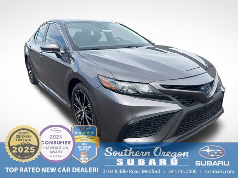 Used 2023 Toyota Camry SE image 1