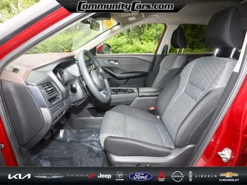 Used 2023 Nissan Rogue SV image 10
