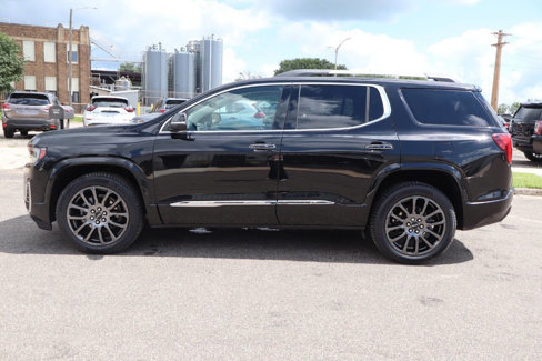 Used 2023 GMC Acadia Denali w/ Black Diamond Edition image 8