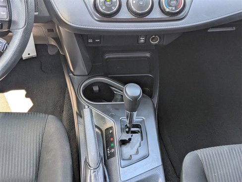 Used 2017 Toyota RAV4 LE image 18