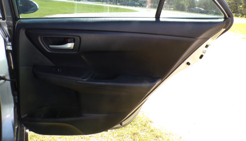 Used 2017 Toyota Camry SE image 25
