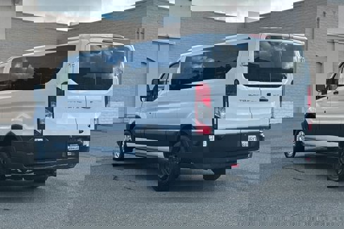 Used 2015 Ford Transit 350 XLT image 6