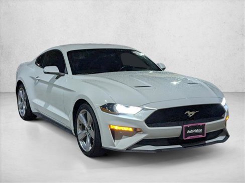 Used 2018 Ford Mustang Premium image 3