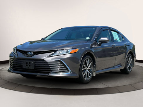 Used 2021 Toyota Camry XLE image 2
